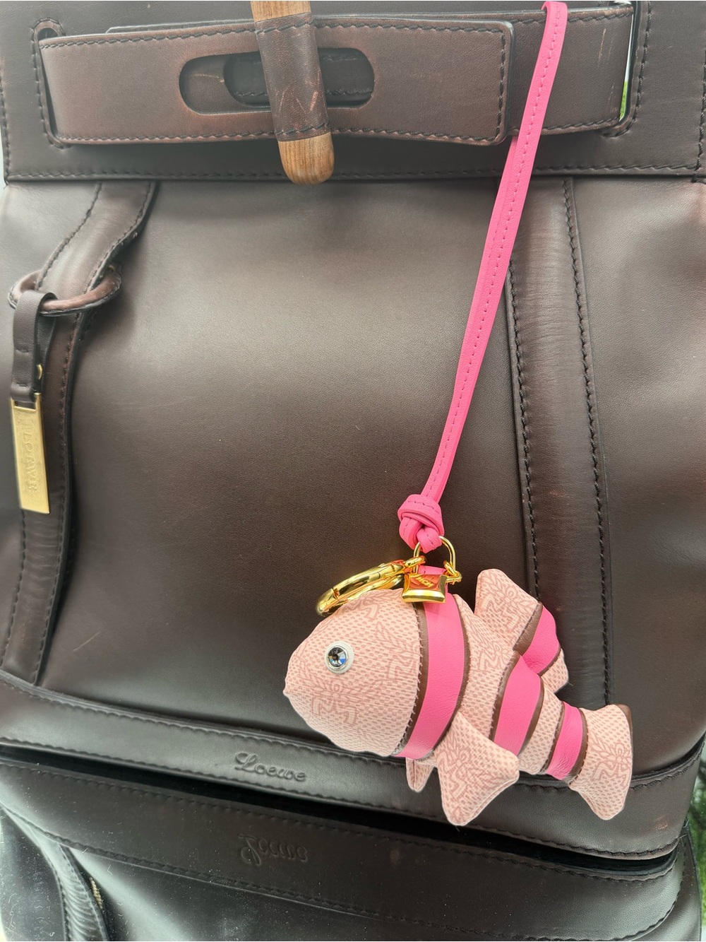 Like to be notified when I’m live with Luxury & Designer Bags & Wallets! - Picture 14 of 16